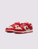Nike Dunk Low "Roses"