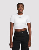 Nike Sportswear Essential Slim Cropped Tee
