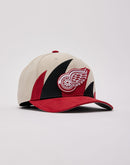 Mitchell & Ness NHL Detroit Red Wings Sharktooth Snapback