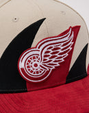 Mitchell & Ness NHL Detroit Red Wings Sharktooth Snapback