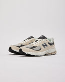 New Balance 2002R Grade-School