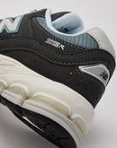 New Balance 2002R Grade-School