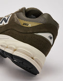 New Balance 2002R
