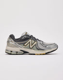 New Balance 860v2