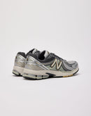 New Balance 860v2