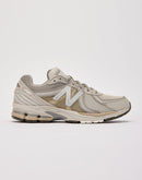 New Balance 860v2