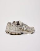 New Balance 860v2