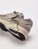 New Balance 2002R