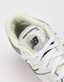New Balance 550