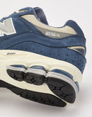 New Balance 2002R