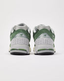 New Balance 2002R
