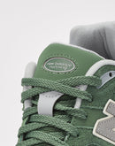New Balance 2002R