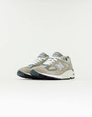 New Balance 990V2