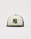 New Era New York Yankees Alpha Industries 9Fifty Trucker Hat