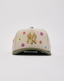 Mitchell & Ness MLB New York Yankees Flower Child Pro Pinch Snapback Hat