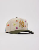 Mitchell & Ness MLB New York Yankees Flower Child Pro Pinch Snapback Hat