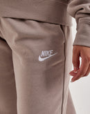 Nike Club Fleece Mid-Rise Oversized Sweatpants