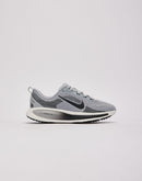 Nike Vomero 18 Grade-School