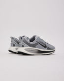 Nike Vomero 18 Grade-School