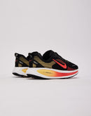 Nike Vomero 18 Grade-School